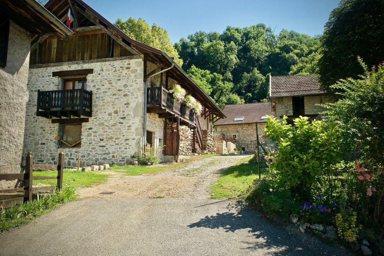 Yenne Chambres D'Hotes Des Lodges De La Cascade מראה חיצוני תמונה