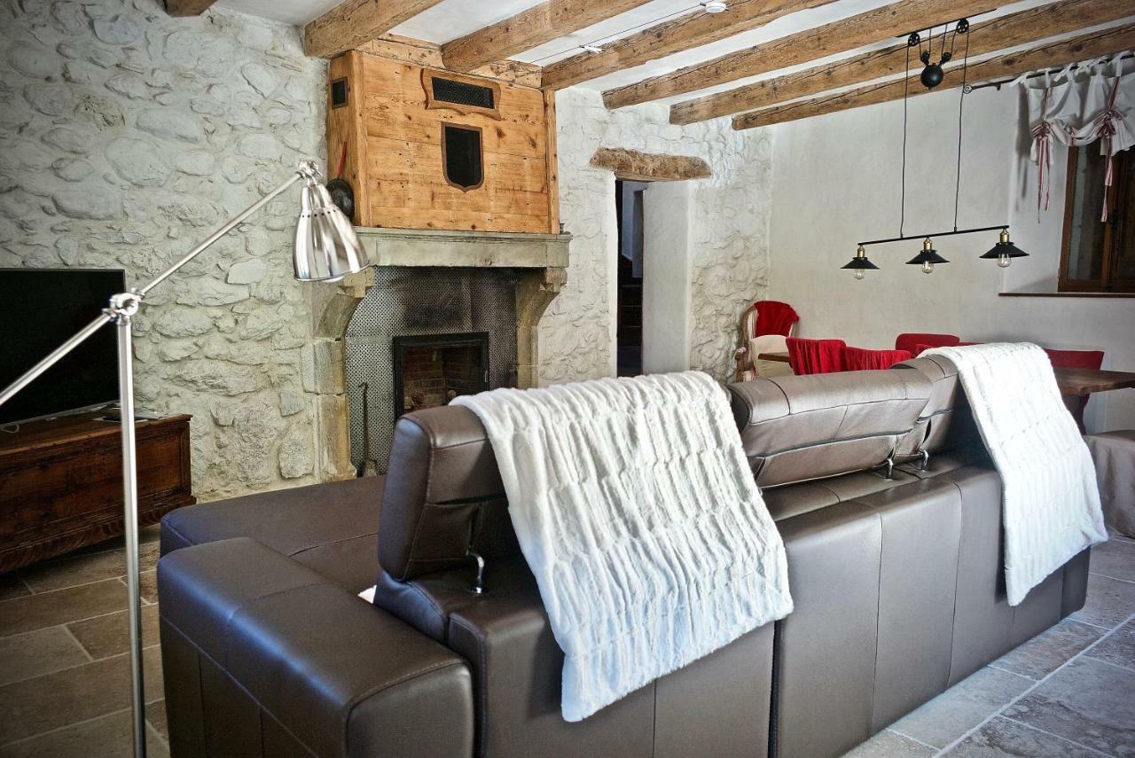 Yenne Chambres D'Hotes Des Lodges De La Cascade מראה חיצוני תמונה