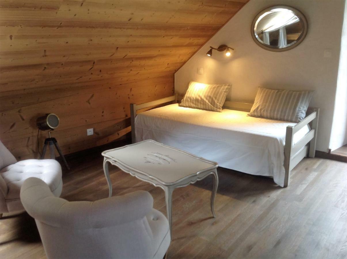 Yenne Chambres D'Hotes Des Lodges De La Cascade מראה חיצוני תמונה